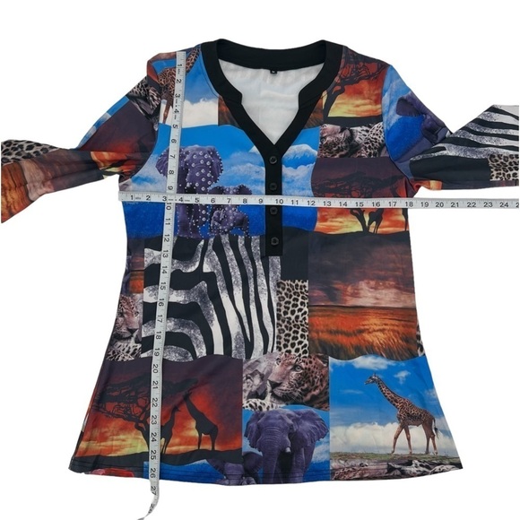 Multi Colored Safari Print 3/4 Sleeve V-Neck Blouse Size Medium Women’s - Picture 4 of 5